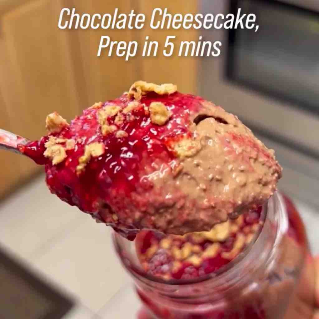 An image of Chocolate Cheesecake overnight oats